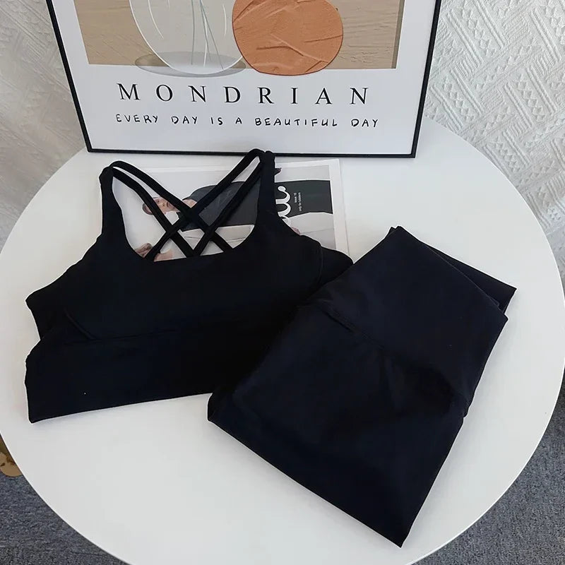 Breathable Yoga Set - Women's Fitness Suit With Cross Back Yoga Top & Peach Butt Pants - ZOOMNSTORE