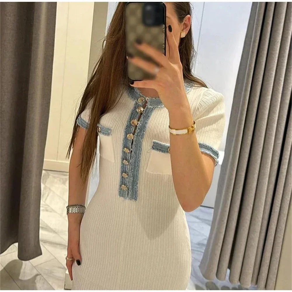Elegant Knit Maxi Dress - Chic O-neck Bodycon Dress with Short Sleeves and Metal Buttons - ZOOMNSTORE