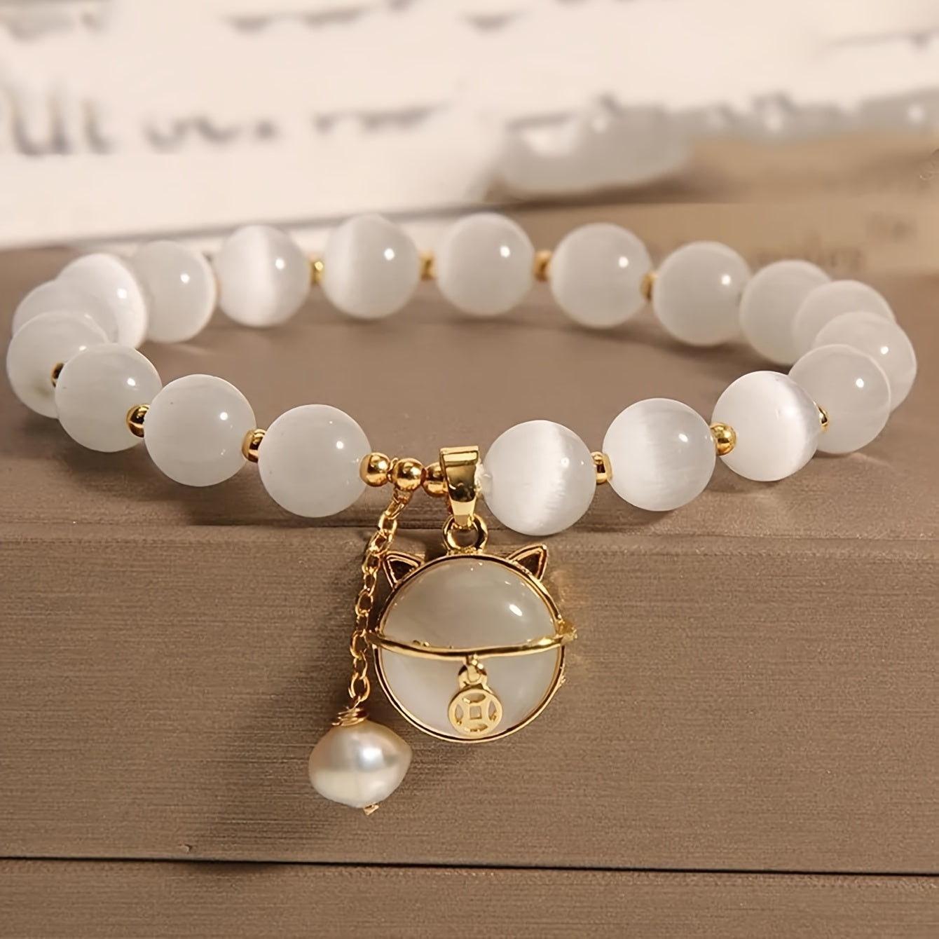 Opal Beaded Bracelet with Cat Pendant - Stylish Unisex Accessory - ZOOMNSTORE