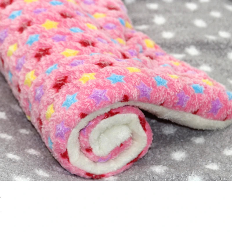 Pet Flannel Sleeping Mat - Warm Kennel Blanket for All Pet Sizes - ZOOMNSTORE