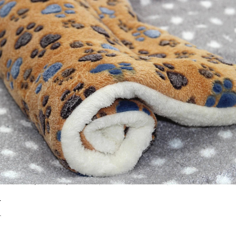 Pet Flannel Sleeping Mat - Warm Kennel Blanket for All Pet Sizes - ZOOMNSTORE