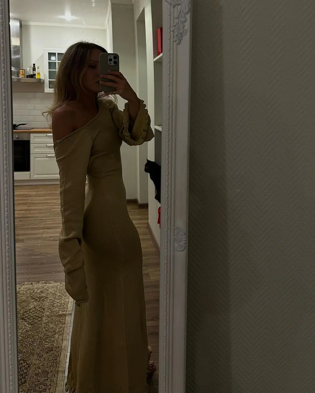 Elegant Knitted Maxi Dress - Backless Flare Sleeve Sweater Outfit for Women