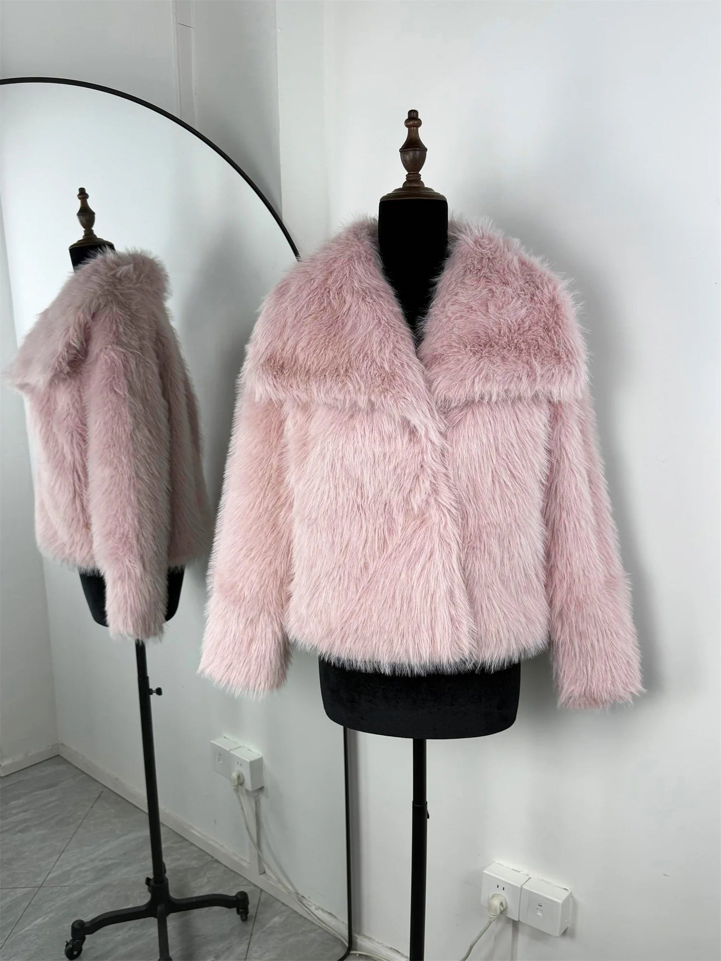 Faux Fur Women's Coat – Luxury Cropped Fluffy Jacket With Lapel Collar