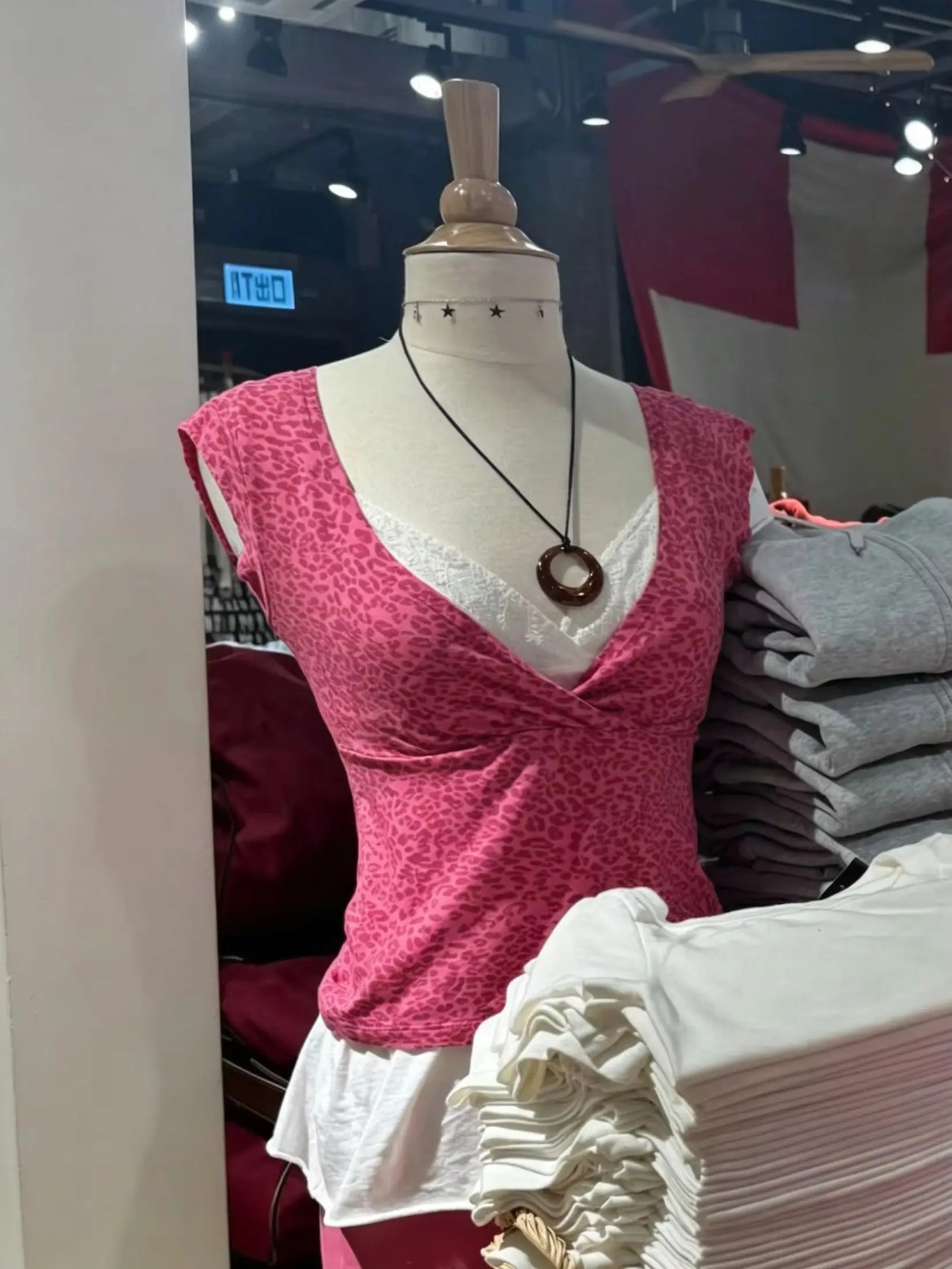 New Rose Red Slim Crop Top Woman Sexy V-neck Short Sleeve Cotton Cropped T-shirt Solid Casual Simple Sweet All-match Tee Tops
