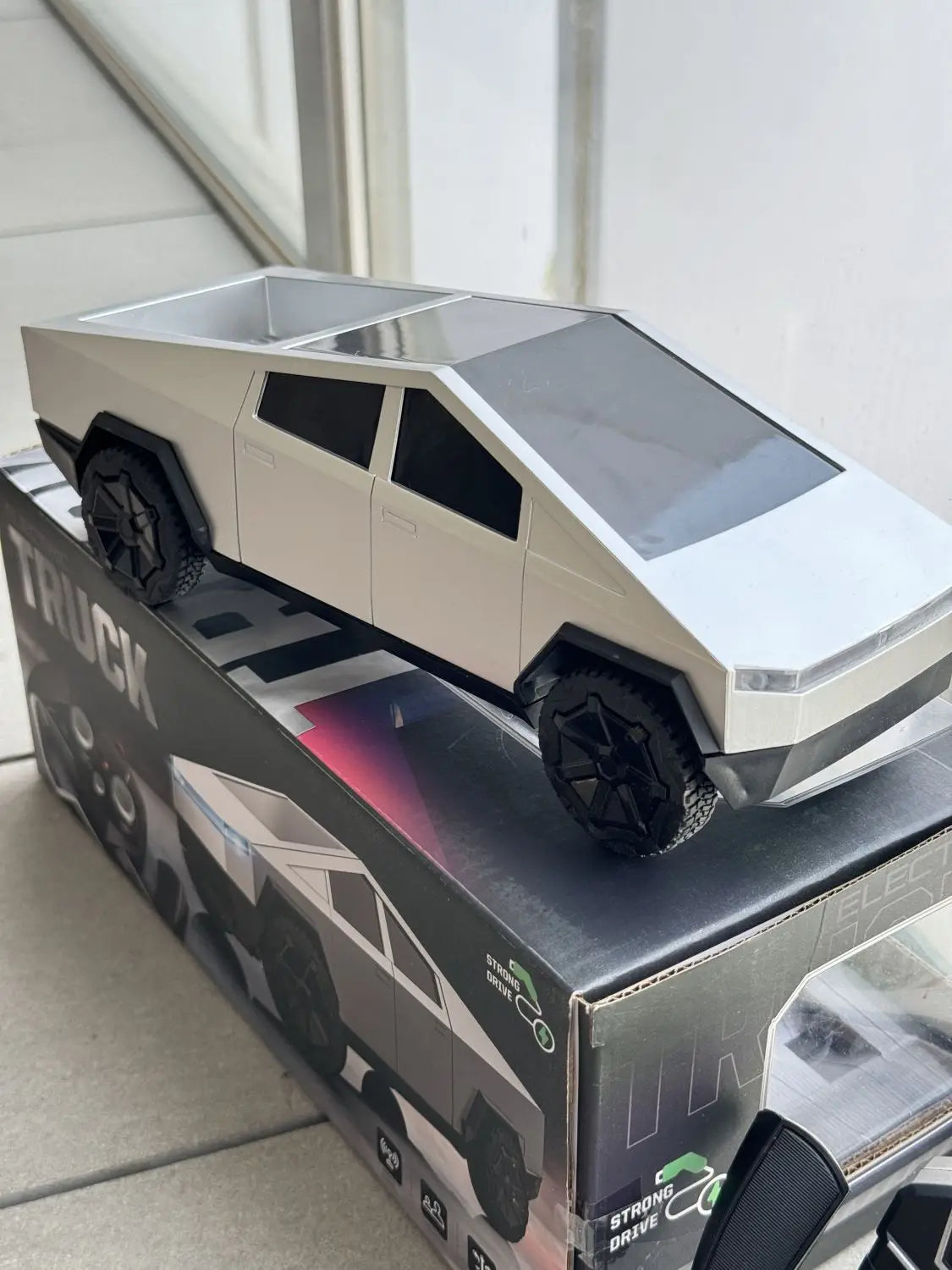 112 RC Cybertruck Offroad Pickup - Batmobile Simulation Model Toy for Kids - ZOOMNSTORE