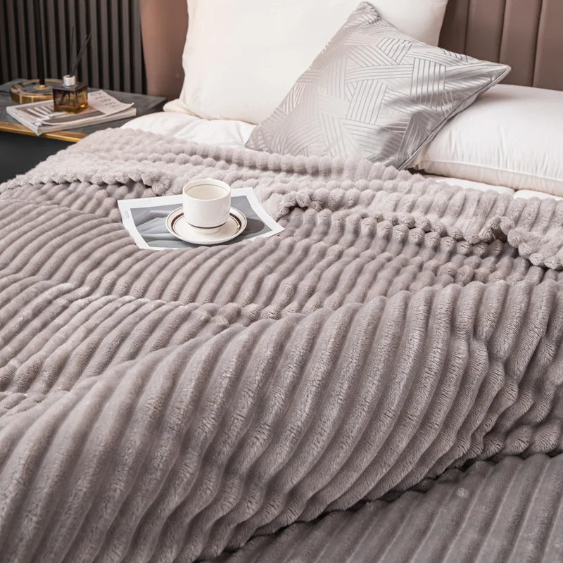 Plush Sofa and Bed Blanket - Soft Fluffy Multifunctional Throw - ZOOMNSTORE