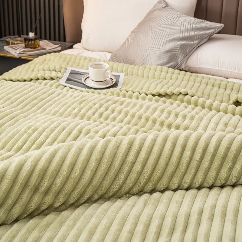 Plush Sofa and Bed Blanket - Soft Fluffy Multifunctional Throw - ZOOMNSTORE