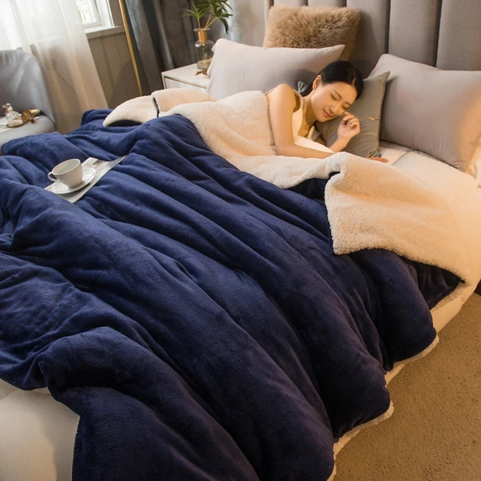 Double-Sided Wool Throw Blanket - Queen Bedspread for Winter Warmth