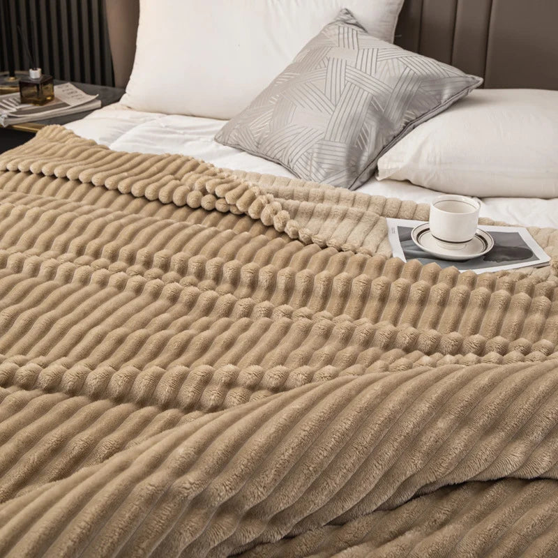 Plush Sofa and Bed Blanket - Soft Fluffy Multifunctional Throw - ZOOMNSTORE