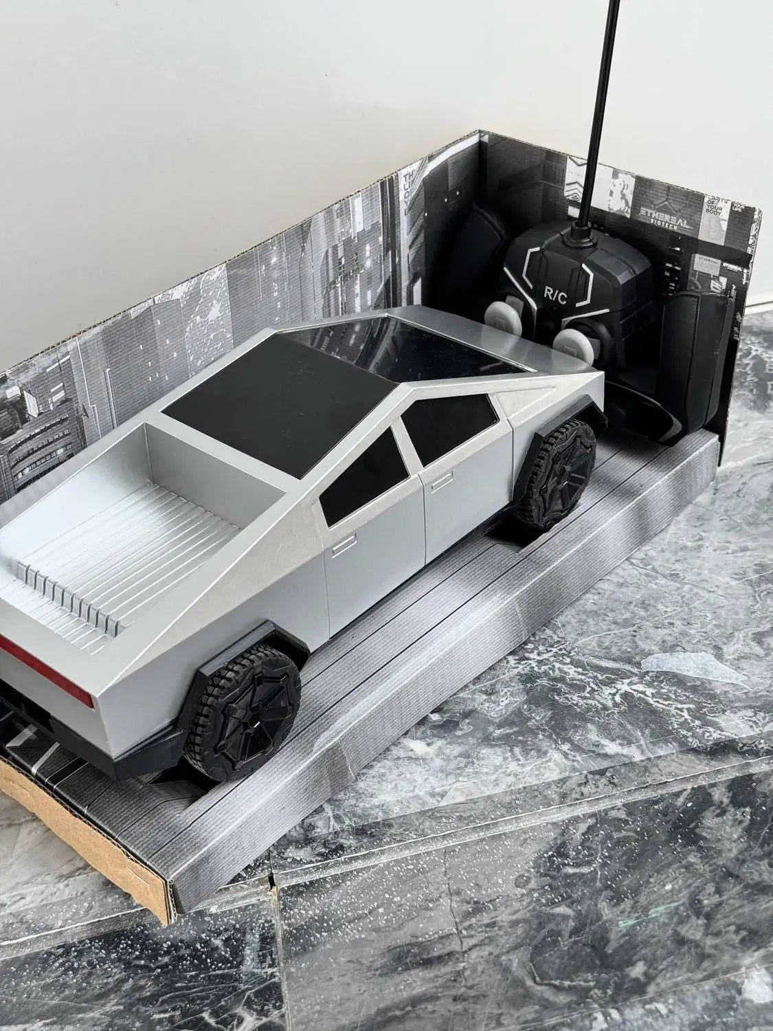 112 RC Cybertruck Offroad Pickup - Batmobile Simulation Model Toy for Kids - ZOOMNSTORE