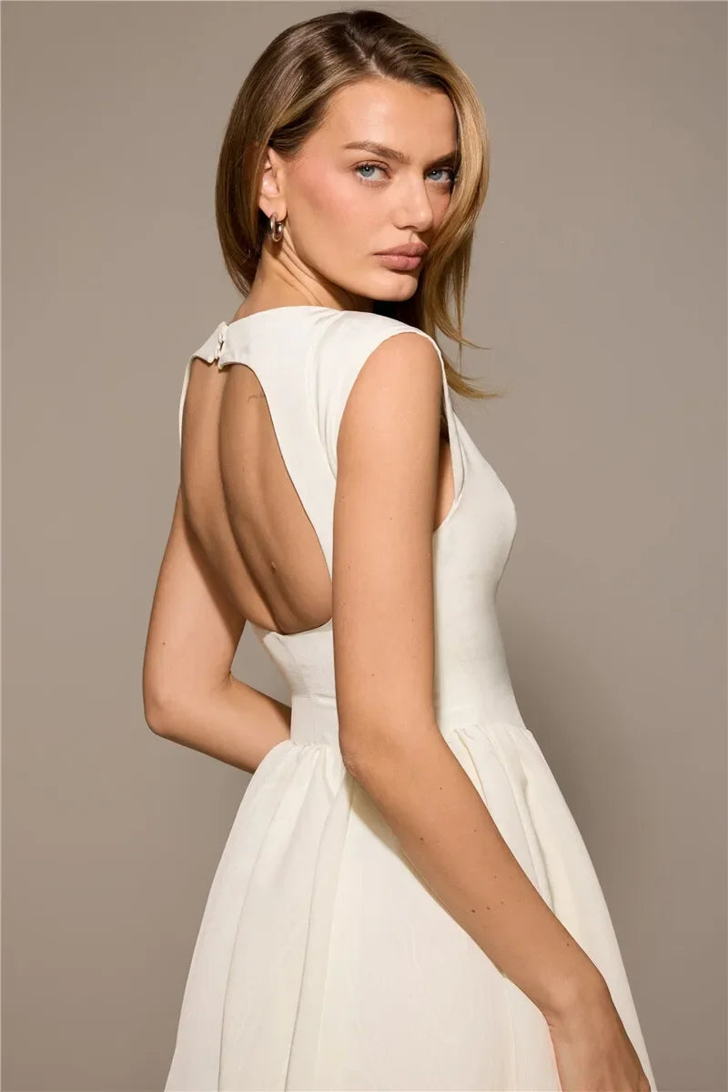 Circle Cut Out Back Dress - Fitted Waist Prom Dress With Wide Shoulders & Fluffy Hem
