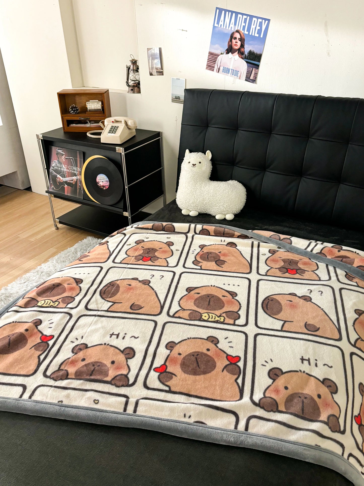Capybara Print Blanket - Cute Thin Sofa Cover for Autumn Winter Decor
