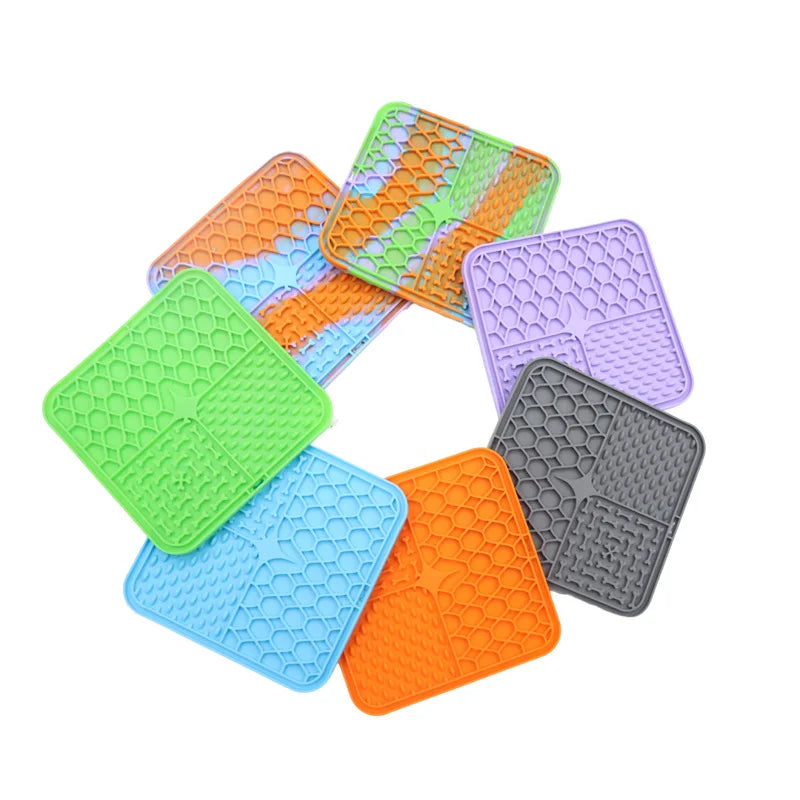Silicone Dog Lick Mat - Slow Feeder Bathing Distraction Tool - ZOOMNSTORE