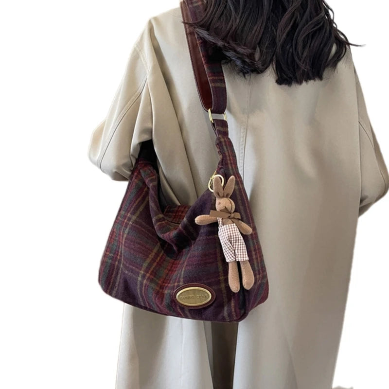 Stylish Crossbody Bag - Trendy Sling Purse for Men and Women - ZOOMNSTORE