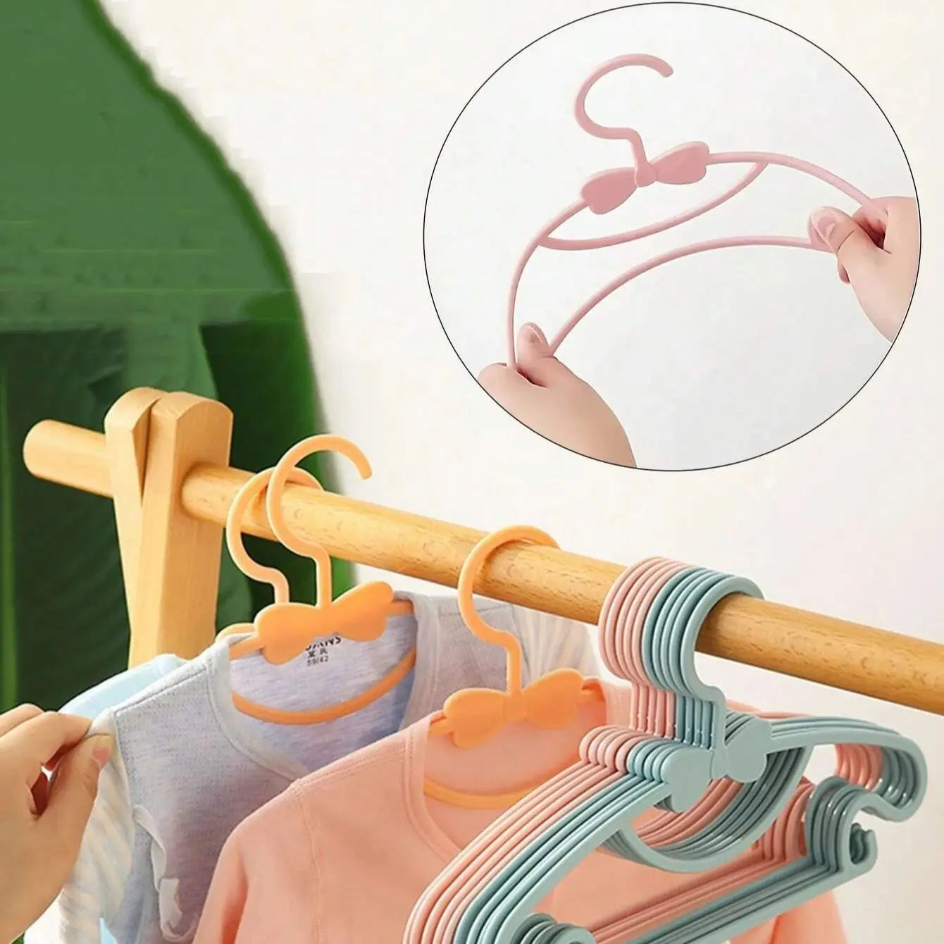Baby Clothes Hangers - Kids Plastic Hangers | Slim Portable Nursery Rack - ZOOMNSTORE