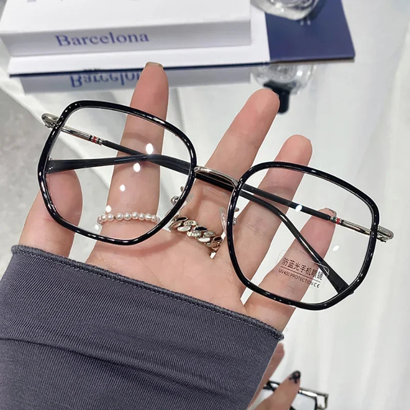 Blue Blocking Glasses - Ultralight Transparent Eyewear with Retro Green Frame for Women - ZOOMNSTORE