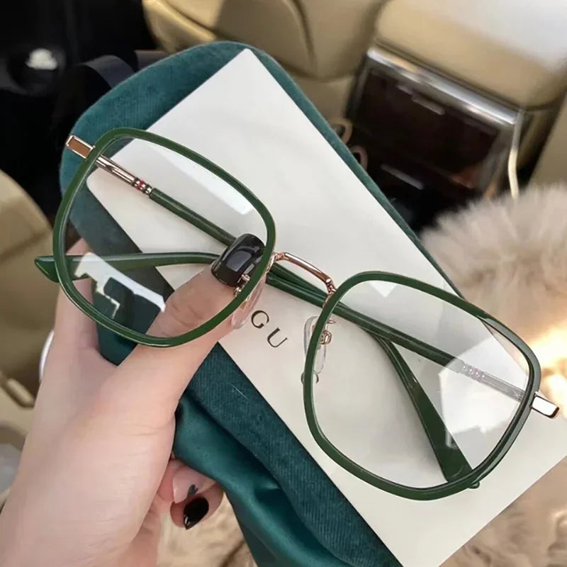 Blue Blocking Glasses - Ultralight Transparent Eyewear with Retro Green Frame for Women - ZOOMNSTORE