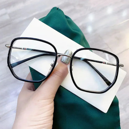 Blue Blocking Glasses - Ultralight Transparent Eyewear with Retro Green Frame for Women - ZOOMNSTORE