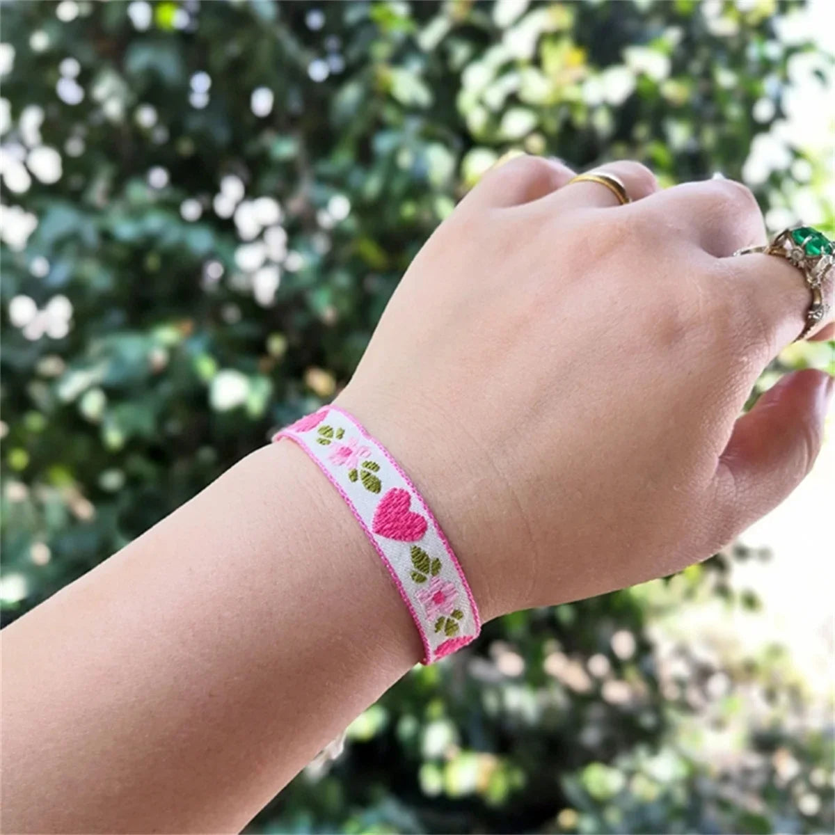 Boho Strawberry Flower Bracelet - Handmade Kids Friendship Wristband - ZOOMNSTORE