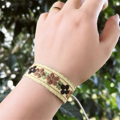 Boho Strawberry Flower Bracelet - Handmade Kids Friendship Wristband - ZOOMNSTORE