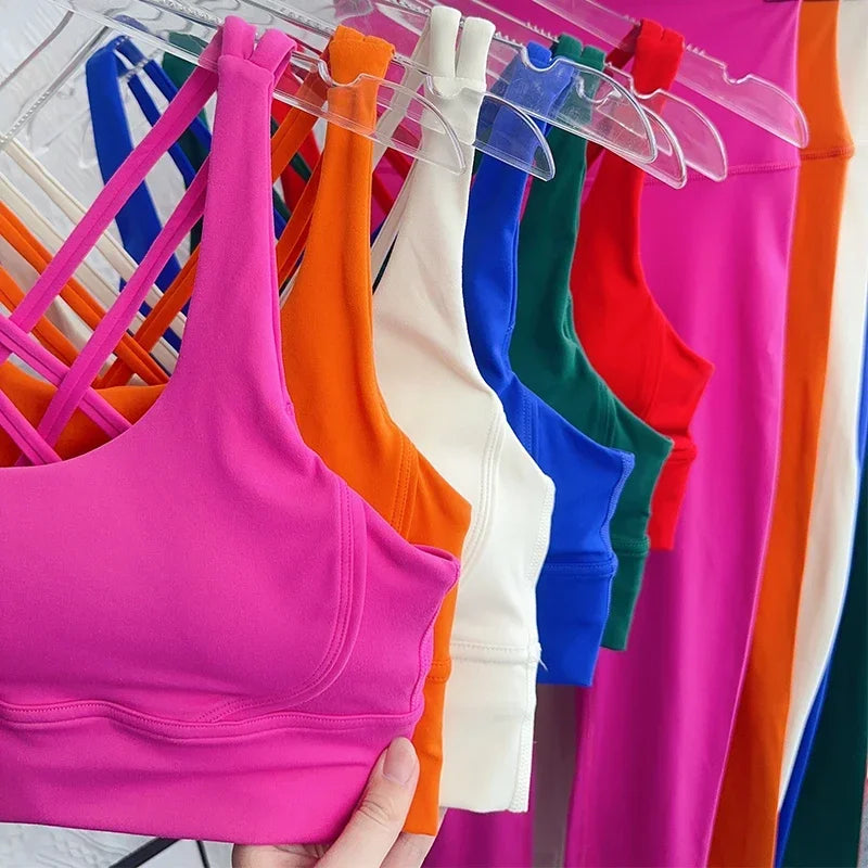 Breathable Yoga Set - Women's Fitness Suit With Cross Back Yoga Top & Peach Butt Pants - ZOOMNSTORE