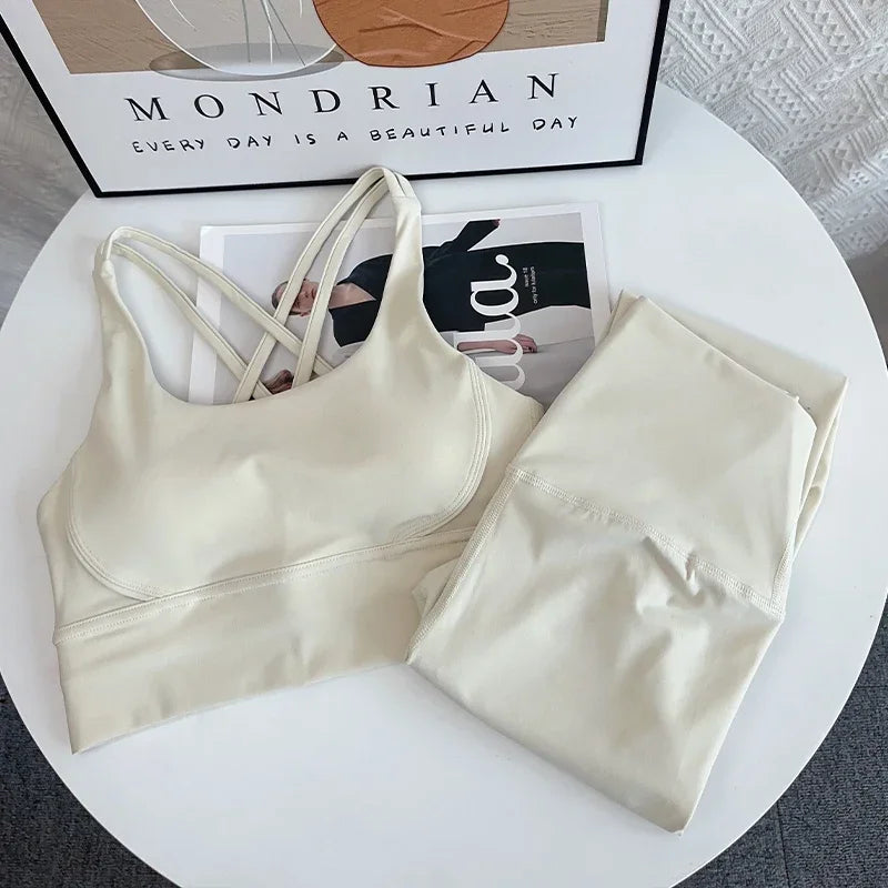 Breathable Yoga Set - Women's Fitness Suit With Cross Back Yoga Top & Peach Butt Pants - ZOOMNSTORE