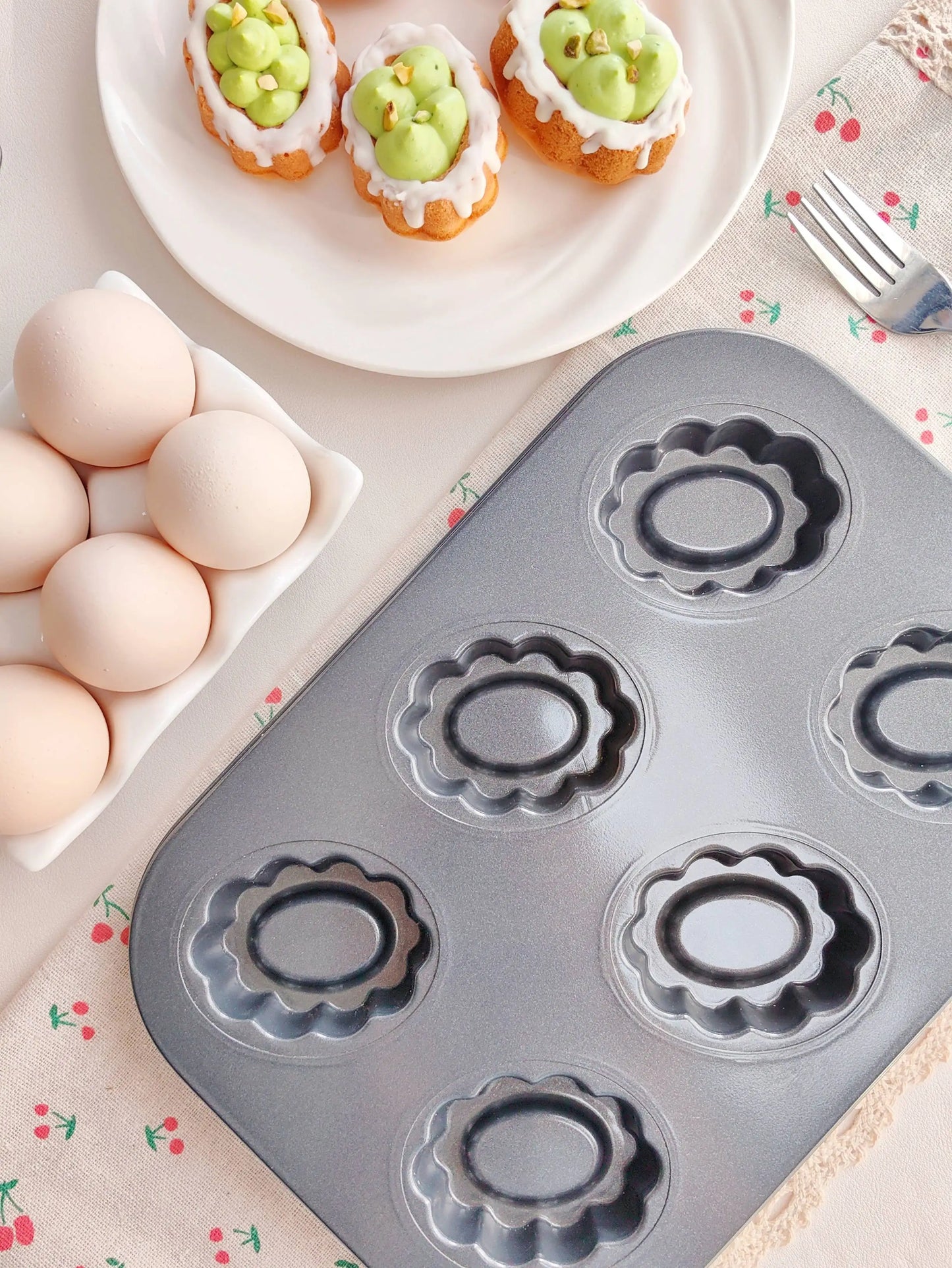 Carbon Steel Cake Pan - 6 Cavity Flower Muffin Mold Non Stick Durable Baking Tray - ZOOMNSTORE