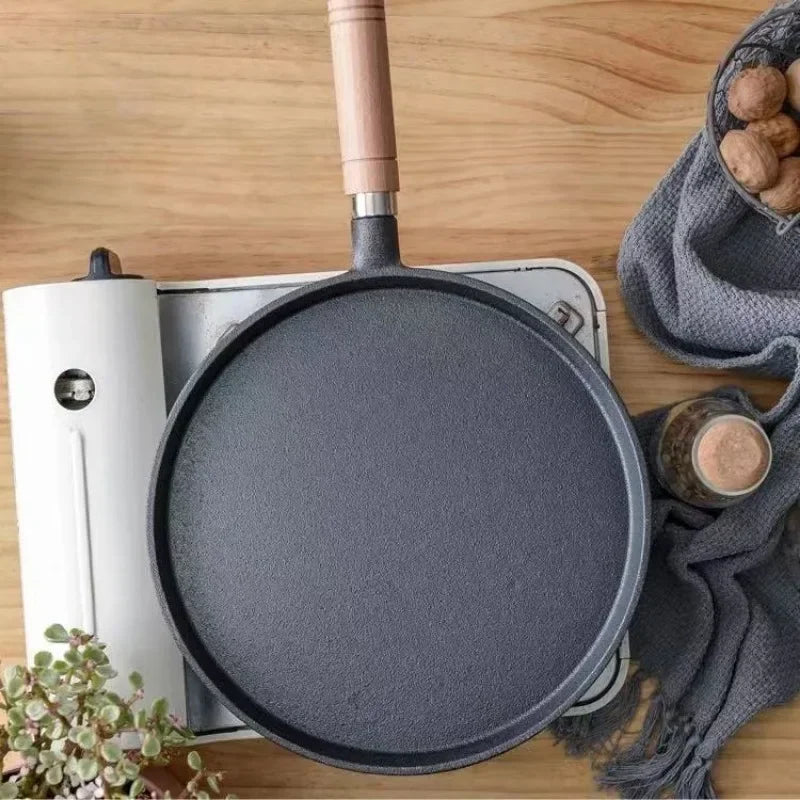 26cm Cast Iron Frying Pan - Non-Stick Egg and Pancake Maker for Gas and Induction Cookers - ZOOMNSTORE
