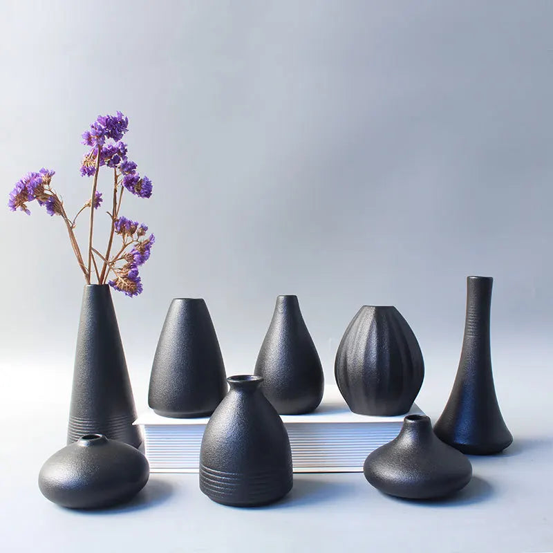 Black Ceramic Small Vase - Simple Japanese Home Decoration - ZOOMNSTORE