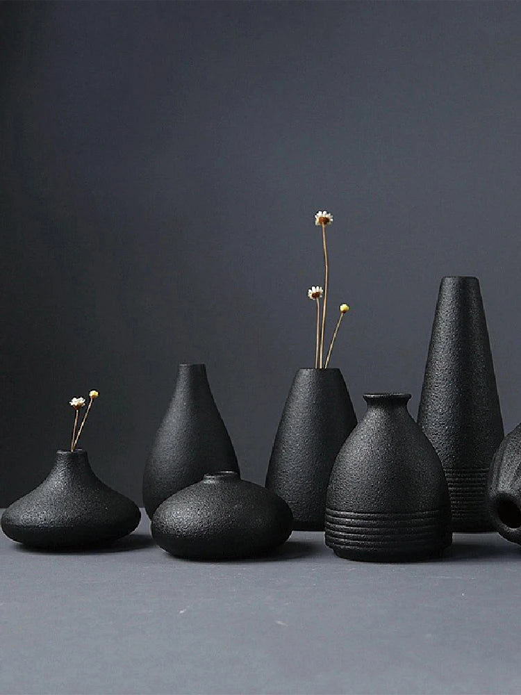 Black Ceramic Small Vase - Simple Japanese Home Decoration - ZOOMNSTORE