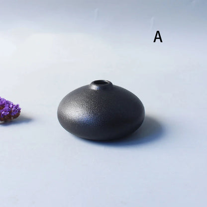 Black Ceramic Small Vase - Simple Japanese Home Decoration - ZOOMNSTORE