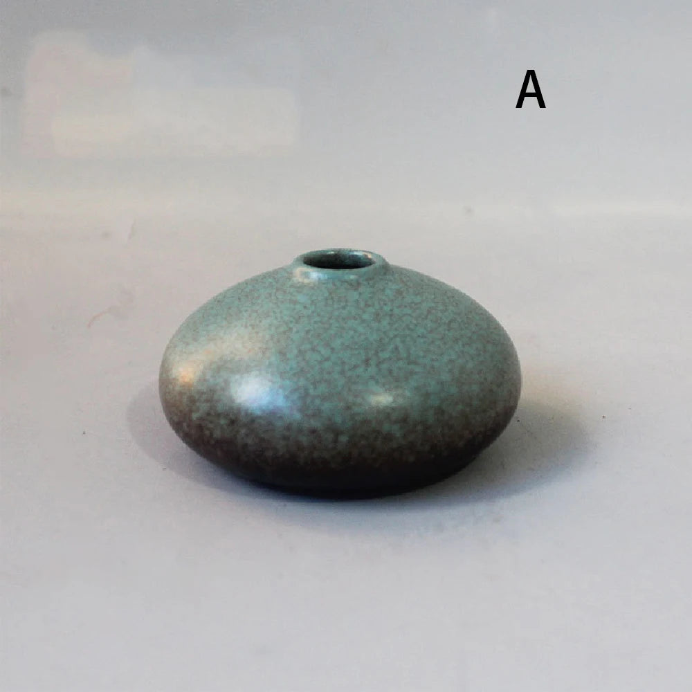 Black Ceramic Small Vase - Simple Japanese Home Decoration - ZOOMNSTORE