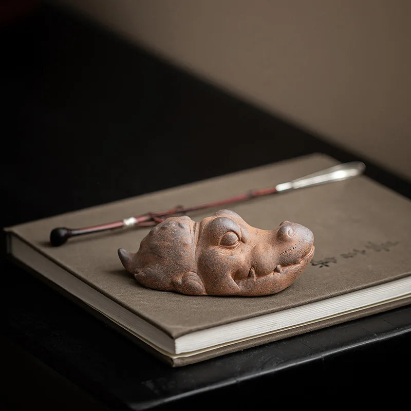 Ceramic Tea Pet Crocodile Dog Ornament - Coarse Pottery Desktop Decoration - ZOOMNSTORE