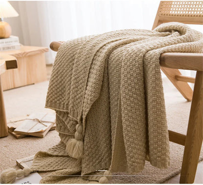 Chunky Knit Blanket - Nordic Knitted Throw with Tassels for Bed or Sofa - ZOOMNSTORE