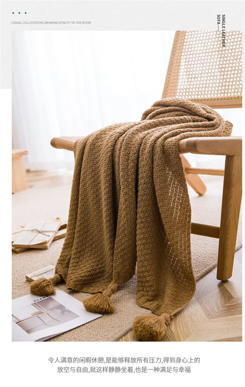 Chunky Knit Blanket - Nordic Knitted Throw with Tassels for Bed or Sofa - ZOOMNSTORE