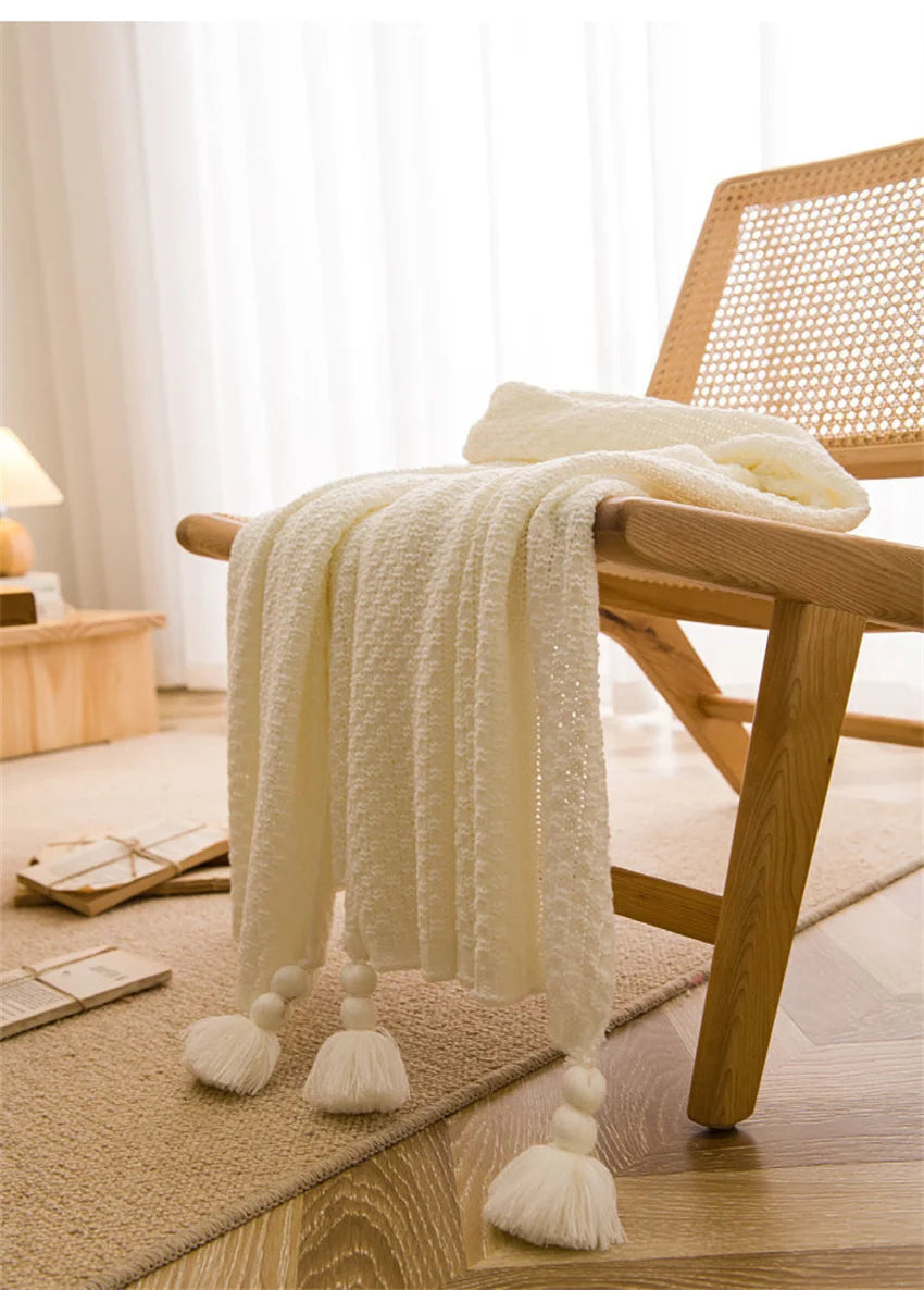 Chunky Knit Blanket - Nordic Knitted Throw with Tassels for Bed or Sofa - ZOOMNSTORE