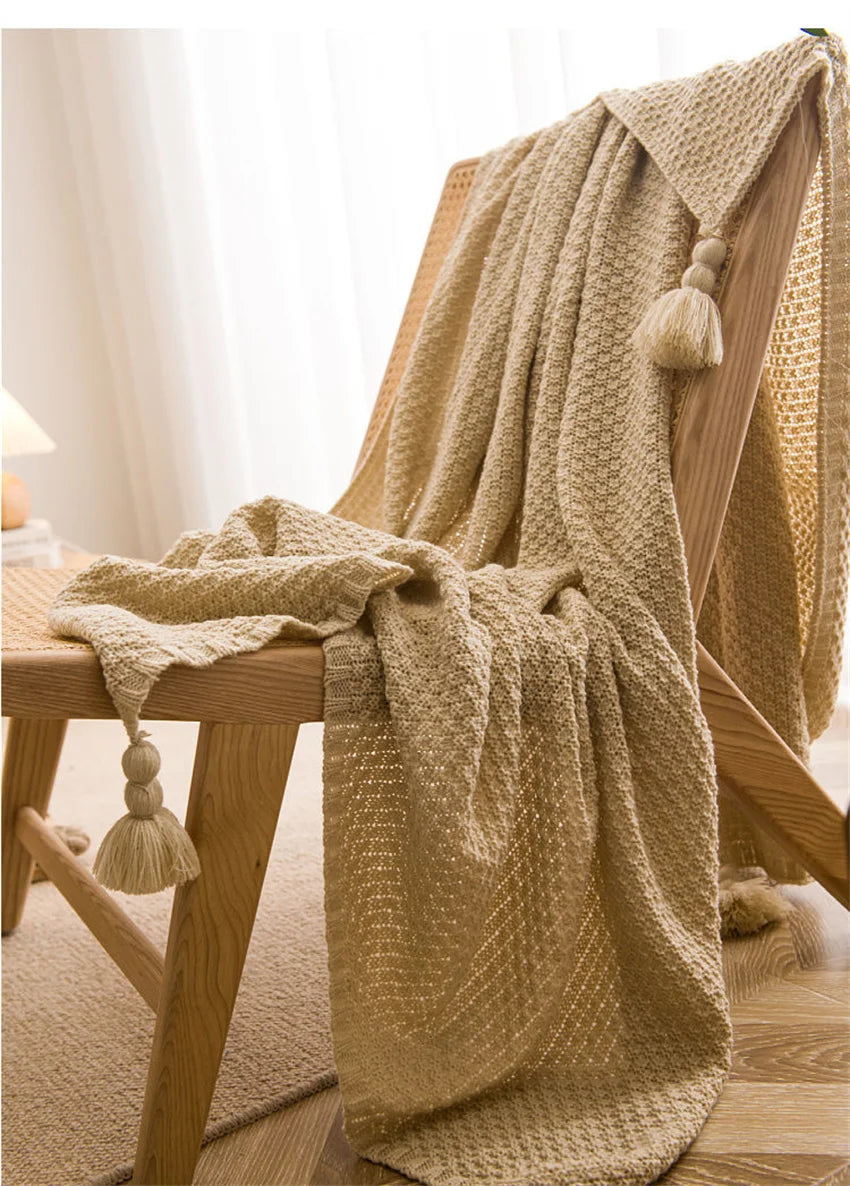 Chunky Knit Blanket - Nordic Knitted Throw with Tassels for Bed or Sofa - ZOOMNSTORE