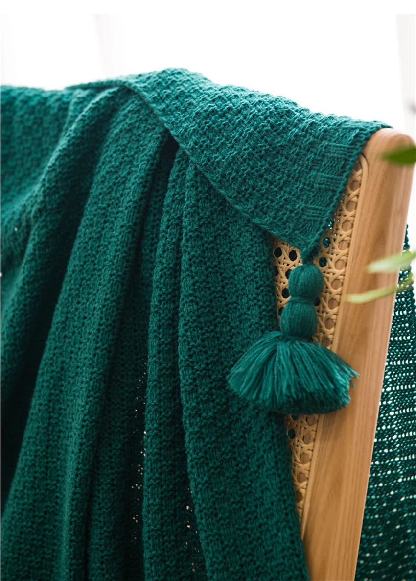 Chunky Knit Blanket - Nordic Knitted Throw with Tassels for Bed or Sofa - ZOOMNSTORE