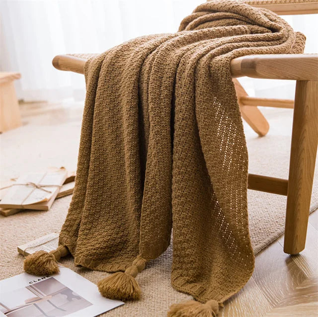 Chunky Knit Blanket - Nordic Knitted Throw with Tassels for Bed or Sofa - ZOOMNSTORE