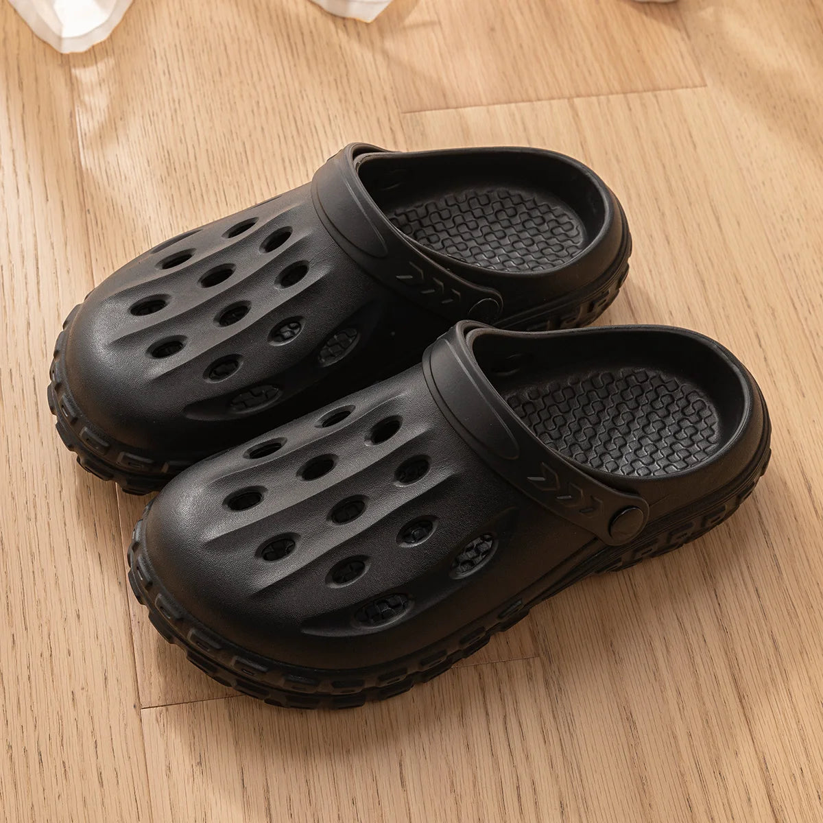 Closed Toe Summer Sandals - Non-Slip Outdoor Shoes for Women and Men - ZOOMNSTORE