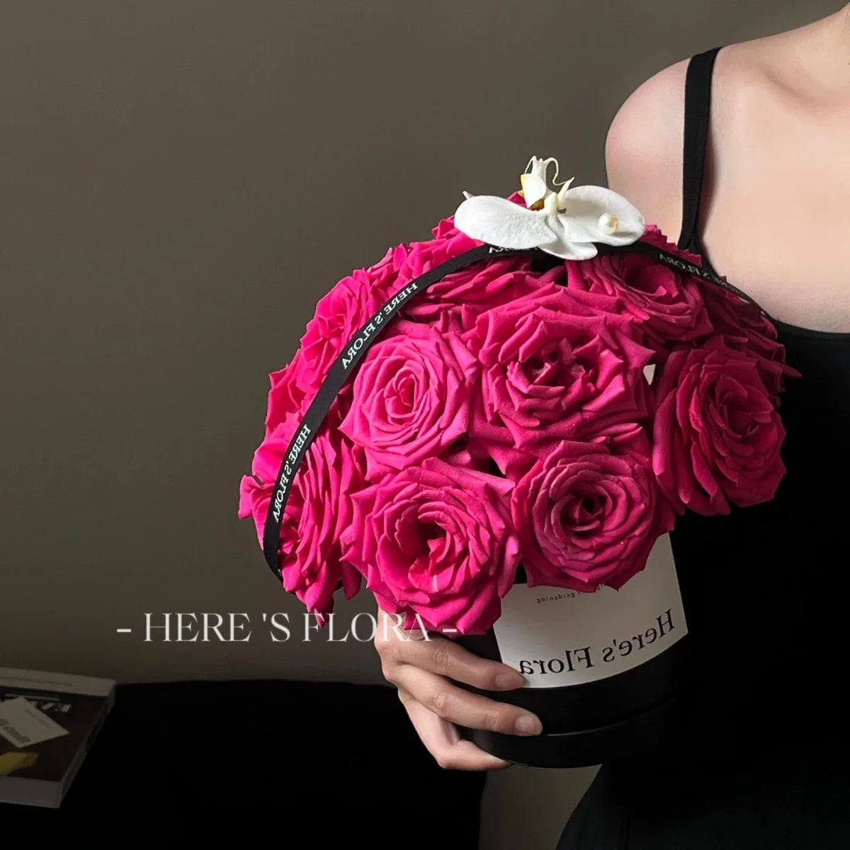 Custom Flower Bouquet Boxes with Cup Holder - Round Empty Packing Boxes for Floral Arrangements - ZOOMNSTORE