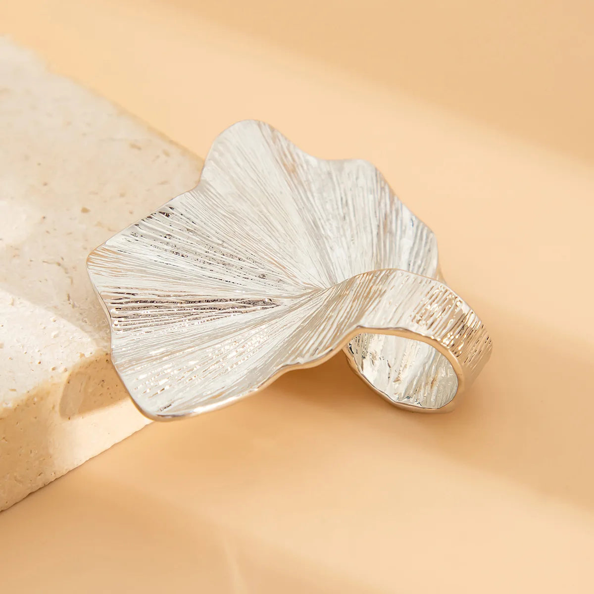 Ginkgo Leaf Ring – Classic Metal Finger Ring With 14k Gold Plating For Women & Men - ZOOMNSTORE