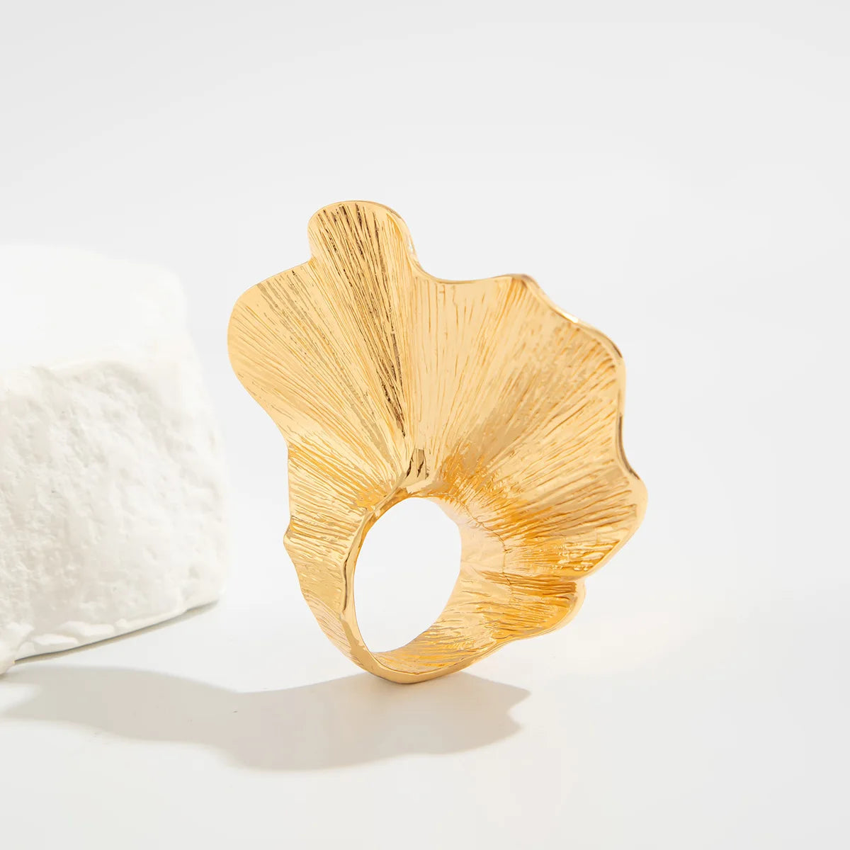 Ginkgo Leaf Ring – Classic Metal Finger Ring With 14k Gold Plating For Women & Men - ZOOMNSTORE