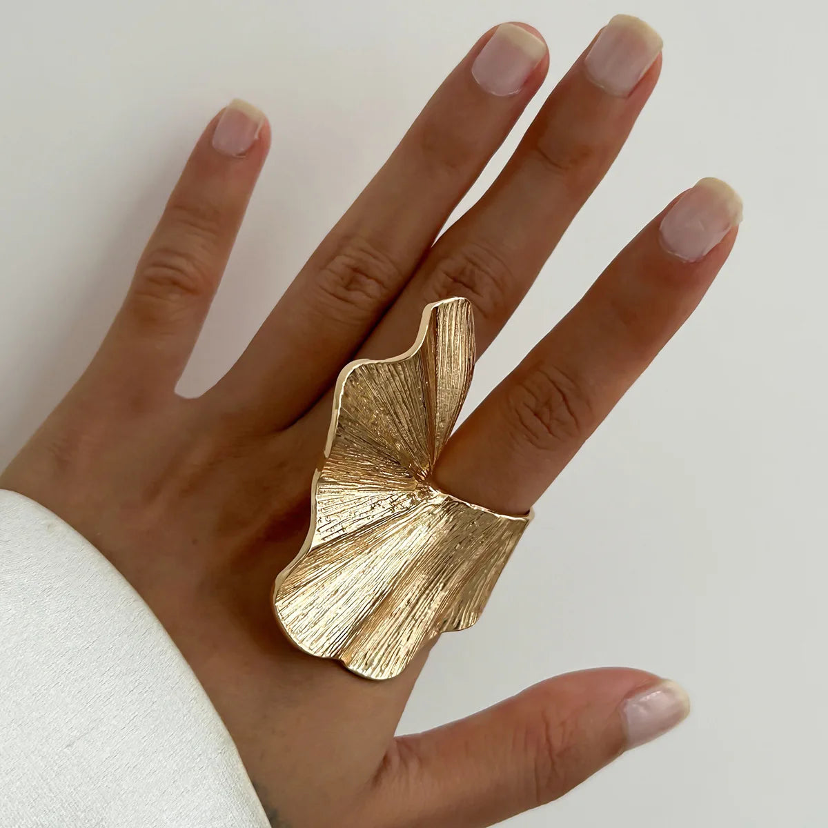 Ginkgo Leaf Ring – Classic Metal Finger Ring With 14k Gold Plating For Women & Men - ZOOMNSTORE