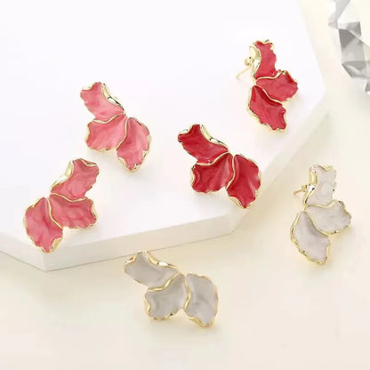Gold Plated Earrings - Delicate Cream Flower Studs With Irregular Shape Design - ZOOMNSTORE