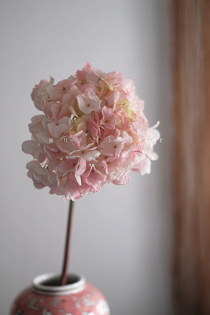 Handmade Silk Hydrangea Flowers for Elegant White and Pink Wedding Decor - ZOOMNSTORE