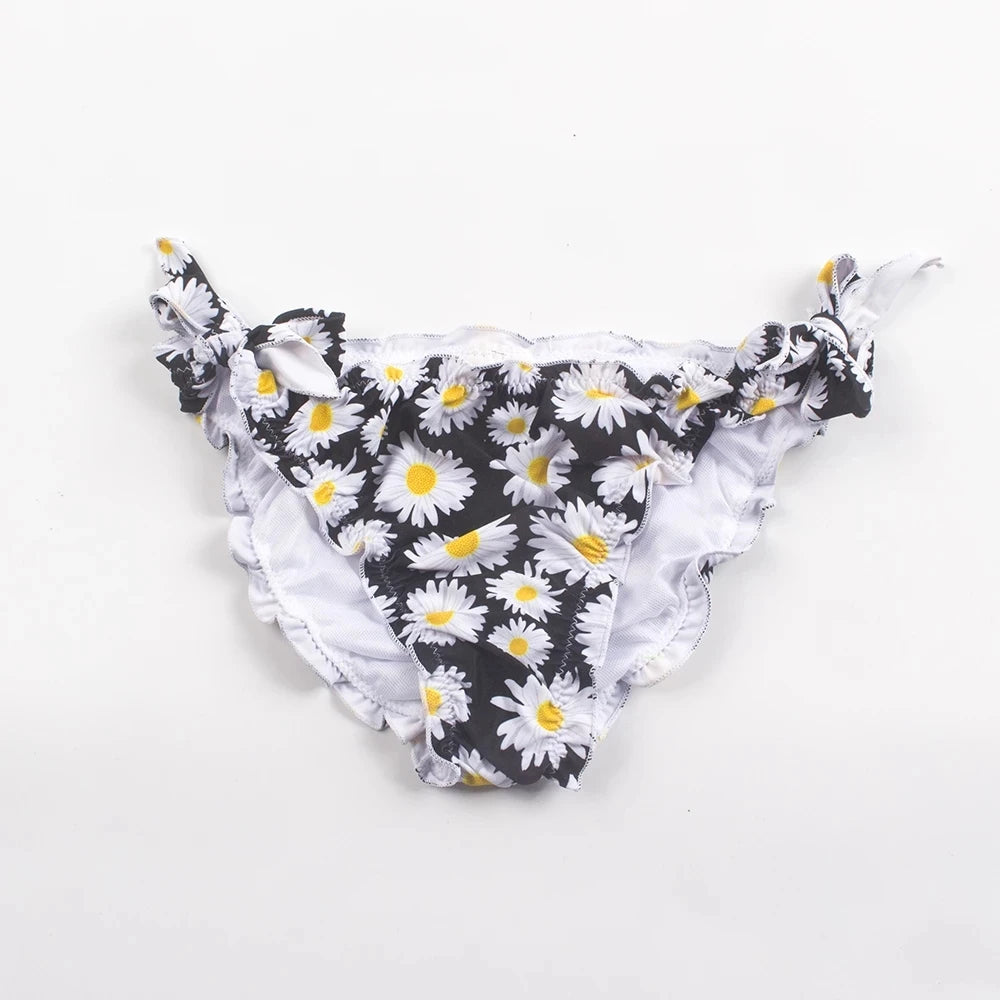 Hotsale Bandage Fold Sexy Thong Brazilian Bikinis Tanga 2025 Swimwear Swimsuit Women Bottom Sexy Cheap Bathing Suit Bottom