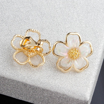 2021 Summer Fairy Non-pierced Ear Clip Double-layer Hollow Shell Flower Clip on Earrings for Women Temperament Elegant Earrings