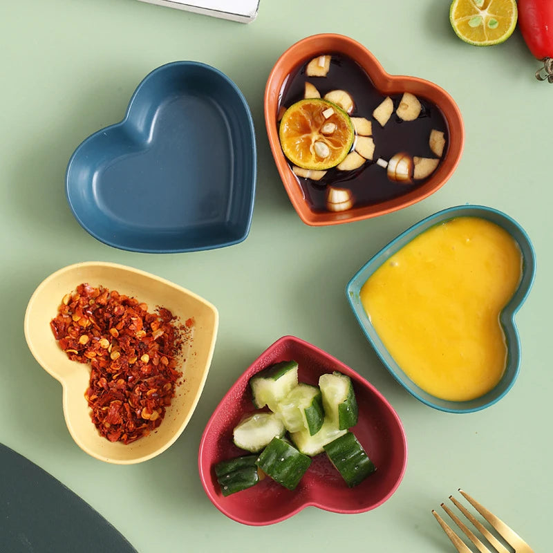 Heart Shape Wheat Straw Seasoning Dish Household Kitchen Creative Plastic Salted Cabbage Dish Dipped Snack Dishes Seasoning Dish - ZOOMNSTORE