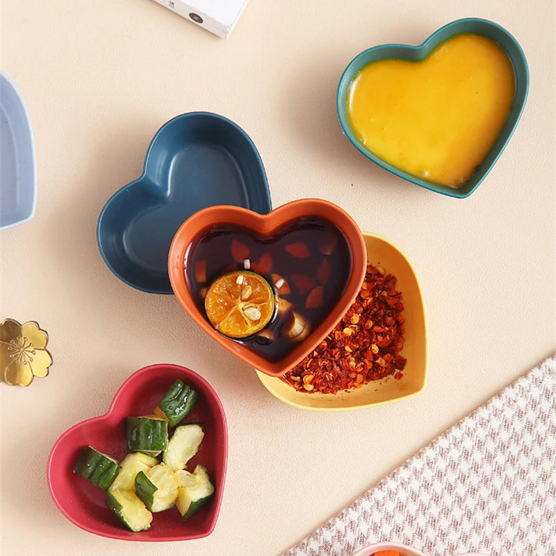 Heart Shape Wheat Straw Seasoning Dish Household Kitchen Creative Plastic Salted Cabbage Dish Dipped Snack Dishes Seasoning Dish - ZOOMNSTORE